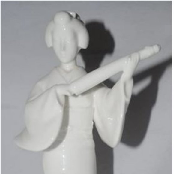 Noritake Antique Toki Kaisha Geisha with Umbrella Bone China Figurine - Picture 1 of 5